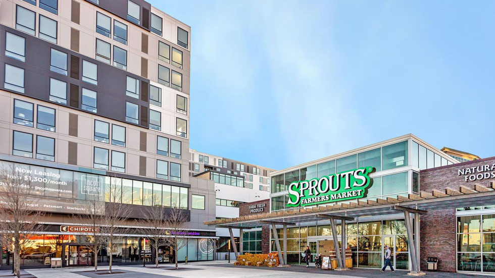 Lincoln Square Sprouts exterior