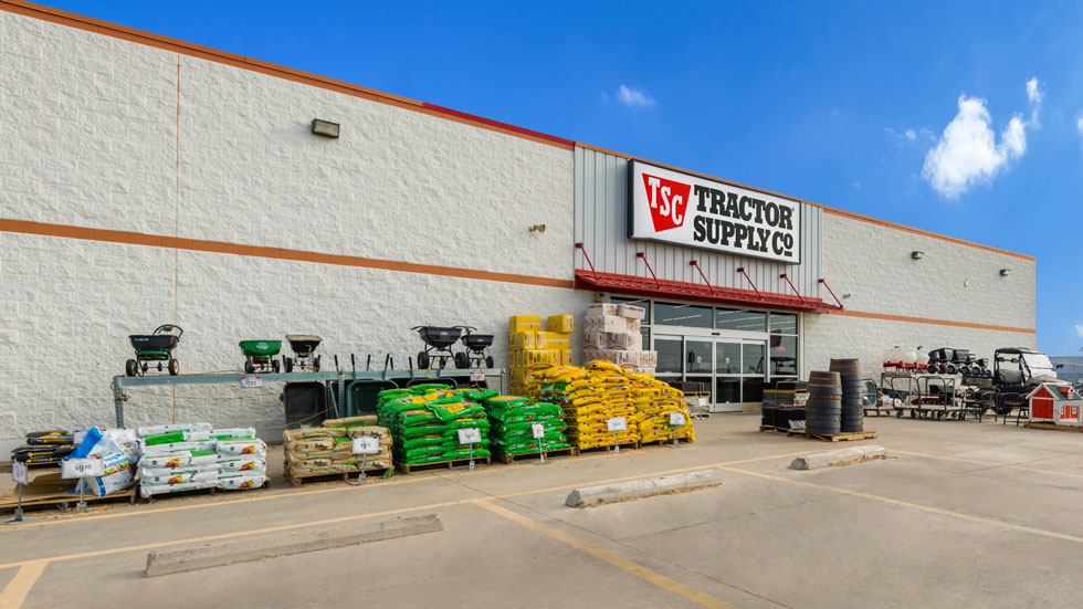 Tractor Supply building exterior